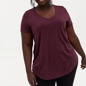 Torrid v-neck tee. New with tags never worn size 3x. Burgandy/purple